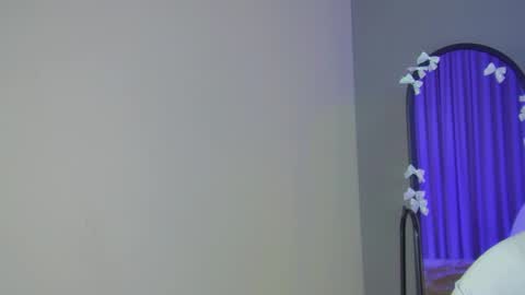 StacyEvances online show from December 1, 6:39 pm