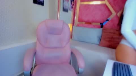 star_ari_ online show from February 16, 1:31 pm