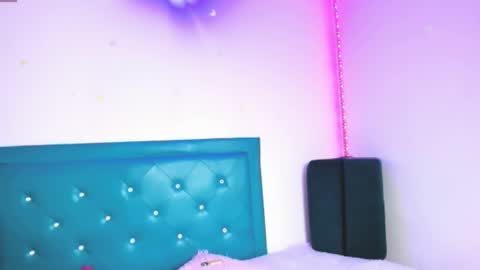 Snapshot of star_darling chatting on February 25, 2:03 am S T A R online show from February 25, 2:03 am