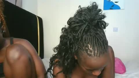 lia online show from December 17, 11:22 pm