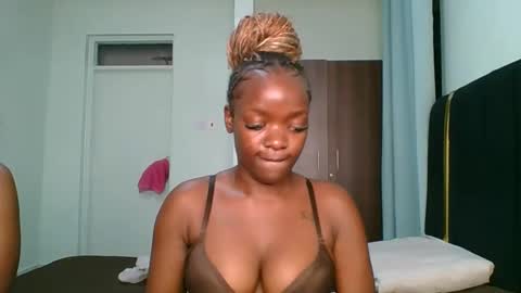 lia online show from May 16, 6:28 pm