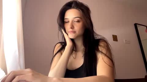 Lola online show from June 24, 10:55 am
