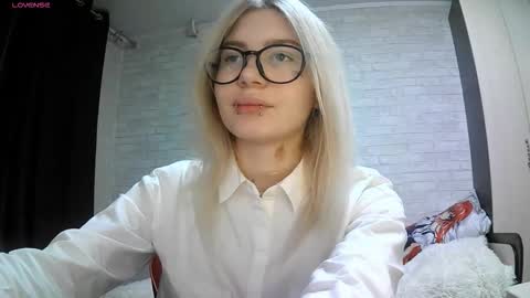 Katie online show from October 22, 2:08 pm