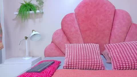 M O O N  online show from April 14, 2:59 am