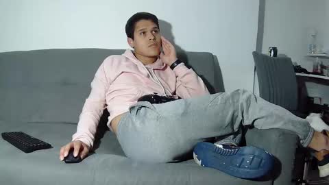 Snapshot of steban_jyj chatting on October 20, 5:56 am Katalleya and Steban online show from October 20, 5:56 am