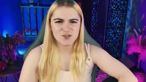 Snapshot of stef_nicks chatting on October 11, 10:53 am stef_nicks online show from October 11, 10:53 am