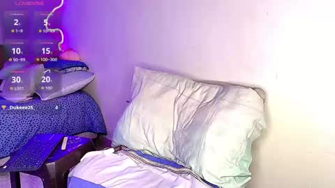 Im MiaIts my first day here  online show from June 5, 1:01 am