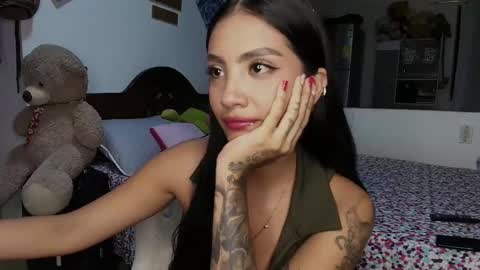 Im MiaIts my first day here  online show from September 24, 2:18 am