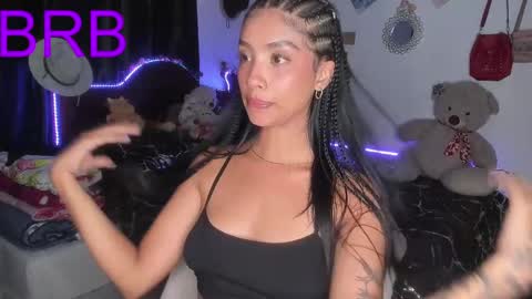 Im MiaIts my first day here  online show from March 12, 2:41 am