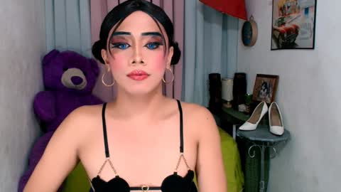 Steffany cummer online show from December 17, 12:00 pm