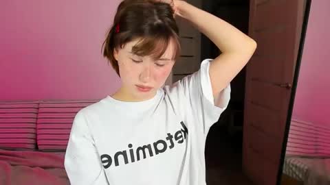 stella_sunny online show from September 16, 4:37 am