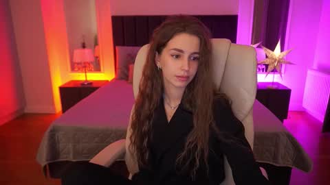 stellahoneywell online show from December 14, 2:12 pm