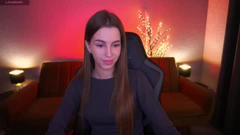 stellahoneywell online show from November 30, 6:53 am