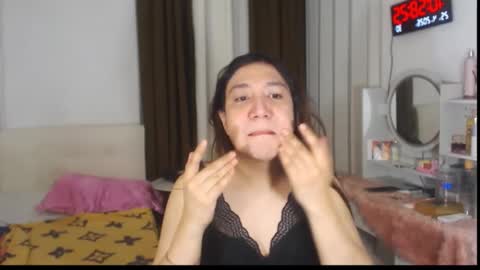 Stella online show from April 25, 2:58 pm