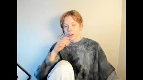 S T E L L A online show from November 21, 9:18 am