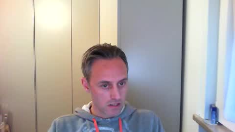 sten015 online show from February 2, 4:25 pm