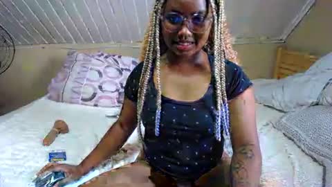 perfectly imperfect girl online show from March 7, 6:02 am