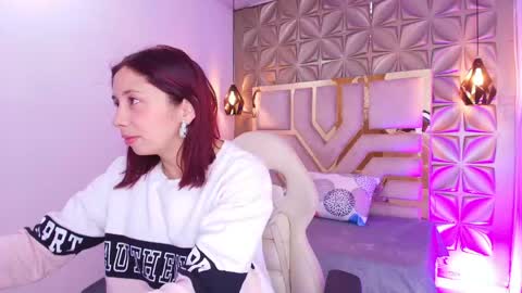 Stephaniesun  online show from June 2, 12:18 pm