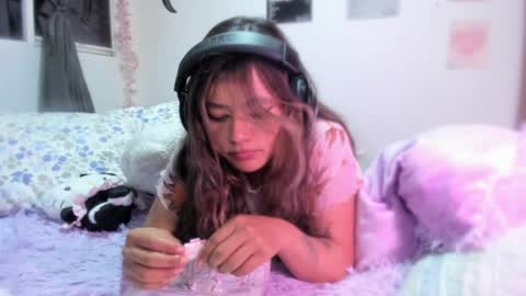 Stephanie  online show from April 3, 2:18 am