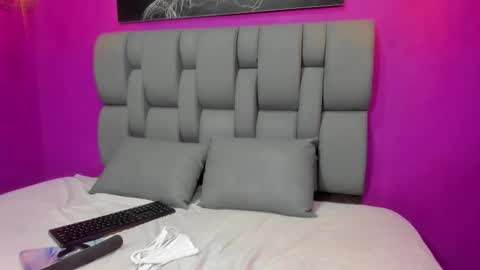 Sthep  online show from December 15, 7:54 pm