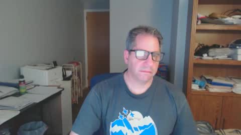 stephenhal9 online show from April 15, 4:49 am