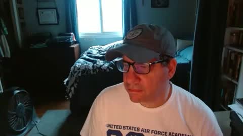 stephenhal9 online show from March 22, 7:07 pm