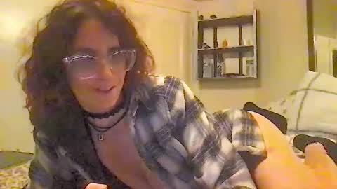 stephielynnnnn online show from April 6, 1:14 am