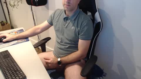 steve_oo8 online show from December 3, 12:55 pm