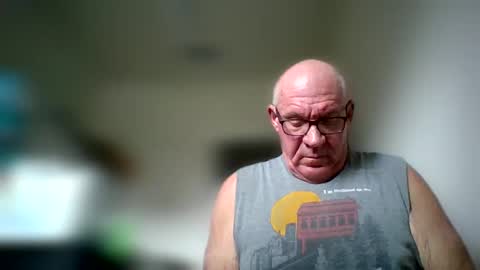 Snapshot of stevejons47 chatting on October 6, 4:14 pm stevejons47 online show from October 6, 4:14 pm