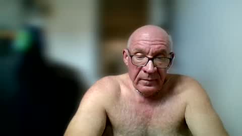 Snapshot of stevejons47 chatting on September 9, 4:18 pm stevejons47 online show from September 9, 4:18 pm