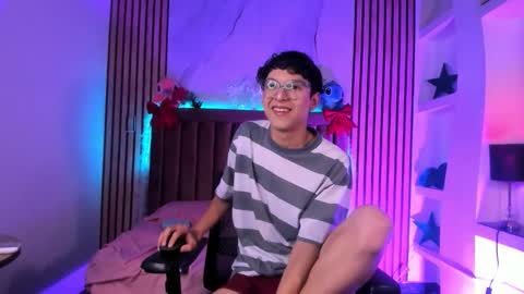 Sthepano  online show from December 13, 8:04 pm