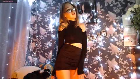 Catalina online show from December 16, 12:04 am