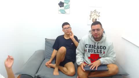 friends online show from December 6, 1:06 pm