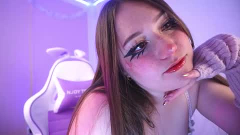 Storm Sweet online show from December 16, 9:10 pm