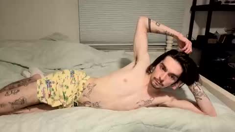 str8whiteboy21 online show from April 16, 4:23 am