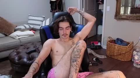 str8whiteboy21 online show from September 13, 1:35 pm