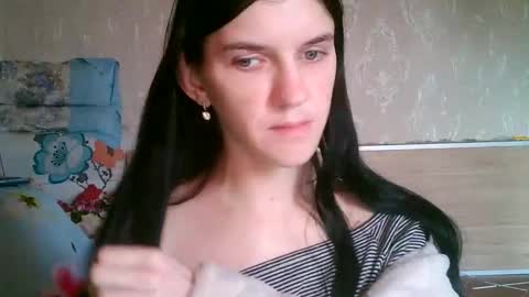 Strawberry Storm online show from April 24, 1:13 pm