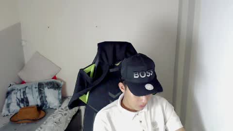 Street online show from April 8, 9:51 pm