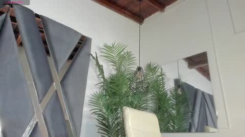Snapshot of strong_girl_ chatting on January 17, 11:06 am Alexa   online show from January 17, 11:06 am