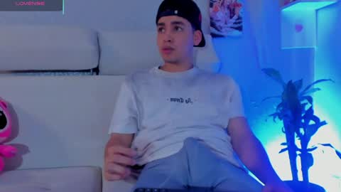 strong_rock69 online show from April 17, 4:09 pm