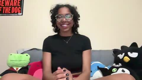 Snapshot of strrwberry chatting on March 5, 5:07 am strrwberry online show from March 5, 5:07 am