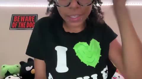 Snapshot of strrwberry chatting on October 9, 8:03 pm strrwberry online show from October 9, 8:03 pm