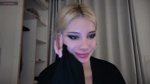 Sofa online show from April 7, 7:21 am