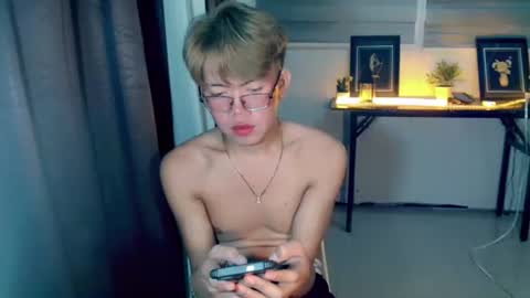 Su-jin online show from April 18, 2:19 pm