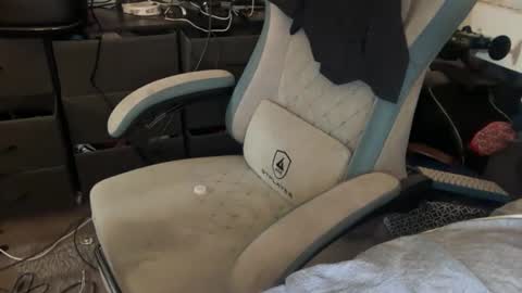 Snapshot of sub_boy221059 chatting on October 31, 12:05 pm sub_boy221059 online show from October 31, 12:05 pm