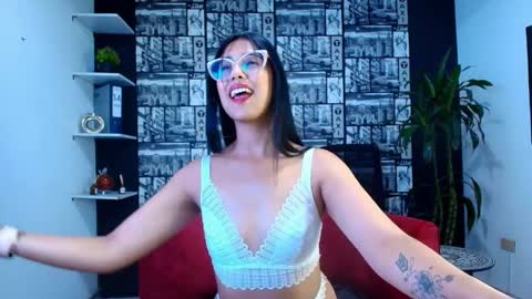 sub_scarlett_ online show from April 8, 4:21 pm