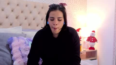 Luna  online show from November 29, 8:27 pm