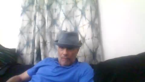 Snapshot of suckitu812 chatting on March 10, 5:00 am SUCKITU812 online show from March 10, 5:00 am