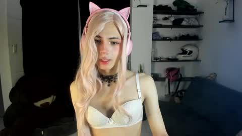 sue online show from April 14, 9:23 am