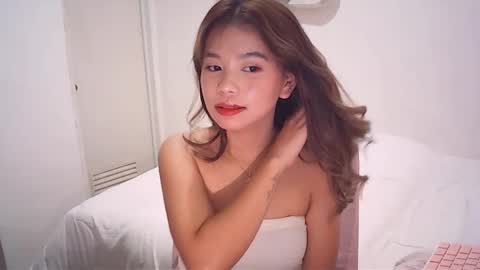 Snapshot of sugar_jazzz chatting on September 12, 8:33 pm Rosiee online show from September 12, 8:33 pm